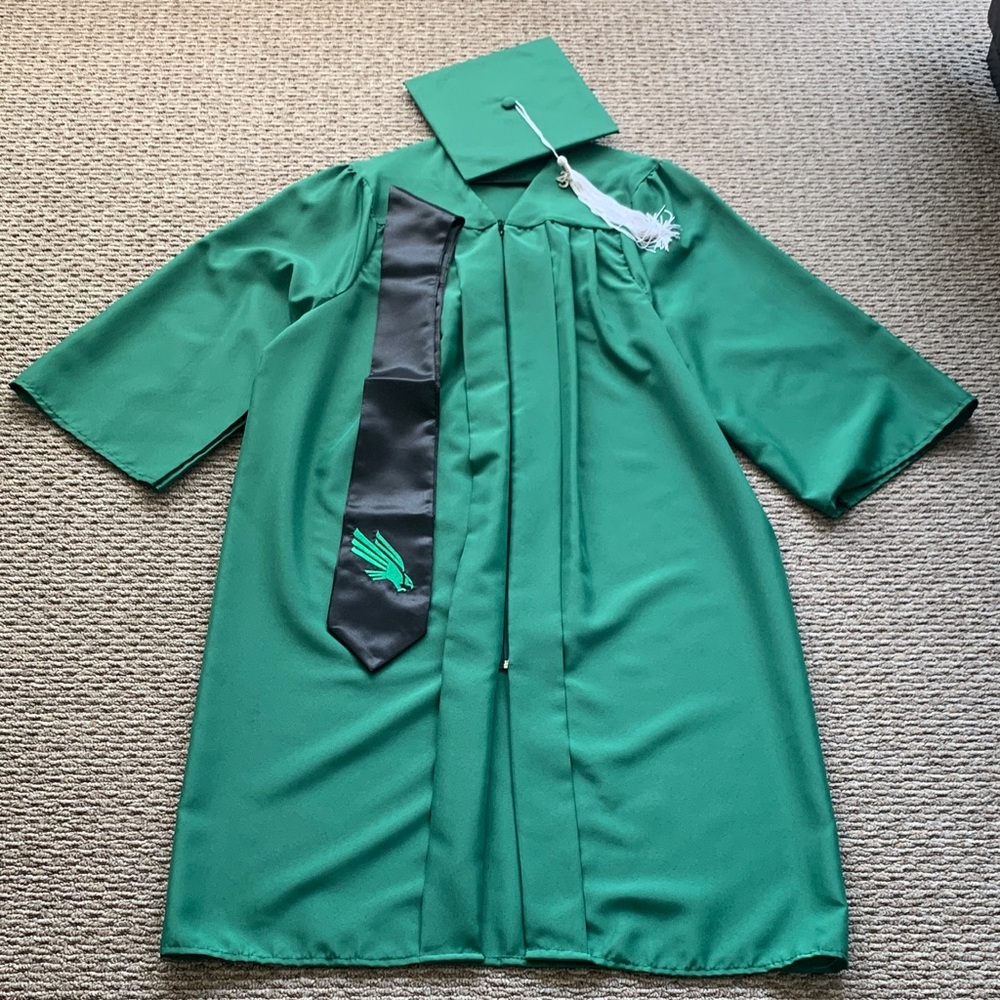UNT Green Graduation Regalia - free grad bear & cake decorations with purchase!!